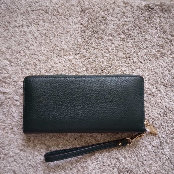 NWT Green Michael Kors Wristlet - Picture 8 of 8